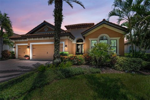 House in Palm Harbor, Florida 3 bedrooms, 241.82 sq.m. № 1857862 - photo 1