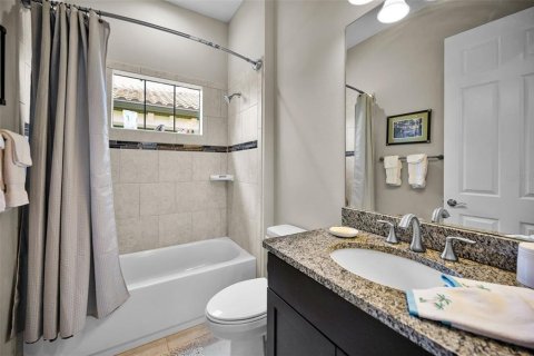 House in Palm Harbor, Florida 3 bedrooms, 241.82 sq.m. № 1857862 - photo 18