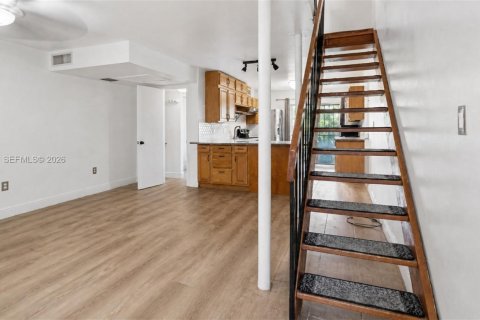 Touwnhouse à vendre à Miami Shores, Floride: 2 chambres, 88.63 m2 № 2286303 - photo 4