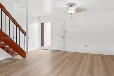 Touwnhouse à Miami Shores, Floride 2 chambres, 88.63 m2 № 2286303