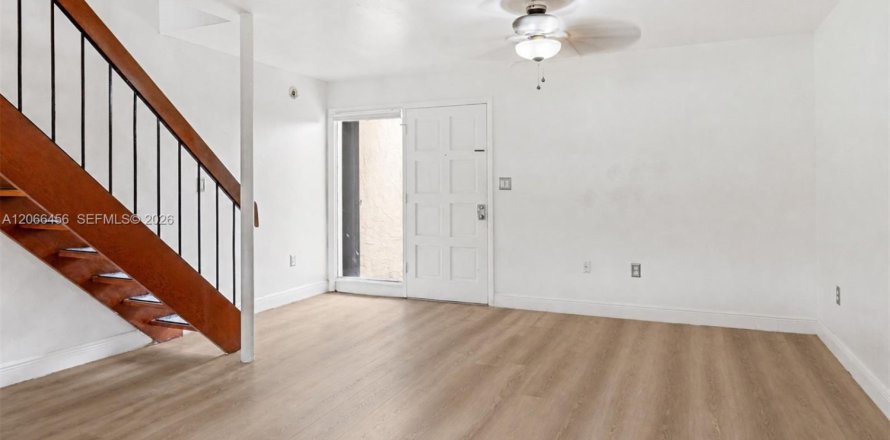 Touwnhouse à Miami Shores, Floride 2 chambres, 88.63 m2 № 2286303