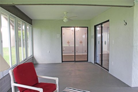 Villa ou maison à vendre à Lakeland, Floride: 2 chambres, 137.59 m2 № 2415063 - photo 23