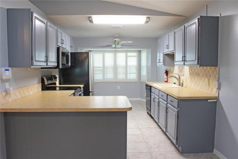 Villa ou maison à vendre à Lakeland, Floride: 2 chambres, 137.59 m2 № 2415063 - photo 8