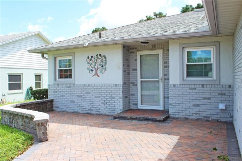 Villa ou maison à vendre à Lakeland, Floride: 2 chambres, 137.59 m2 № 2415063 - photo 2