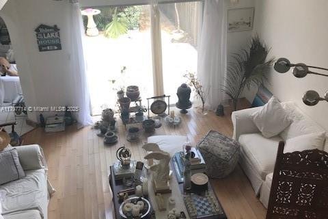 Casa en venta en Miami, Florida, 4 dormitorios, 208.38 m2 № 1874718 - foto 24
