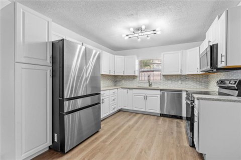 House in Port Orange, Florida 3 bedrooms, 158.96 sq.m. № 1673710 - photo 18