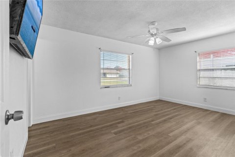 House in Port Orange, Florida 3 bedrooms, 158.96 sq.m. № 1673710 - photo 23