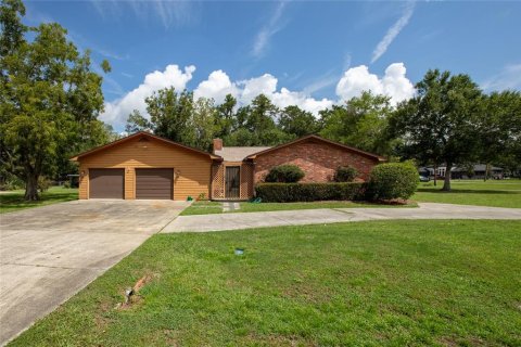 House in Starke, Florida 3 bedrooms, 211.26 sq.m. № 2291646 - photo 5