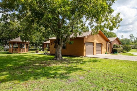 House in Starke, Florida 3 bedrooms, 211.26 sq.m. № 2291646 - photo 6