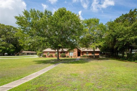 House in Starke, Florida 3 bedrooms, 211.26 sq.m. № 2291646 - photo 2