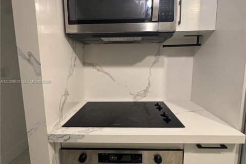 Condominio en venta en Miami, Florida, 1 dormitorio, 65.03 m2 № 2145783 - foto 9
