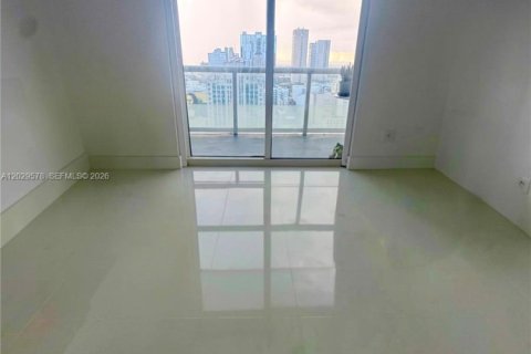 Condominio en venta en Miami, Florida, 1 dormitorio, 65.03 m2 № 2145783 - foto 5