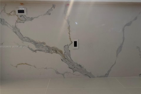 Condominio en venta en Miami, Florida, 1 dormitorio, 65.03 m2 № 2145783 - foto 11
