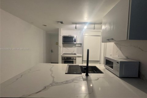 Condominio en venta en Miami, Florida, 1 dormitorio, 65.03 m2 № 2145783 - foto 6