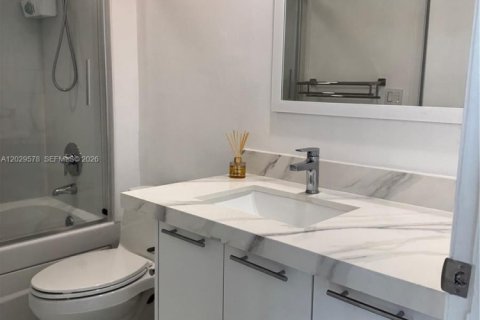 Condominio en venta en Miami, Florida, 1 dormitorio, 65.03 m2 № 2145783 - foto 15