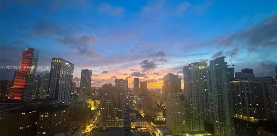Condominio en Miami, Florida, 1 dormitorio  № 2145783