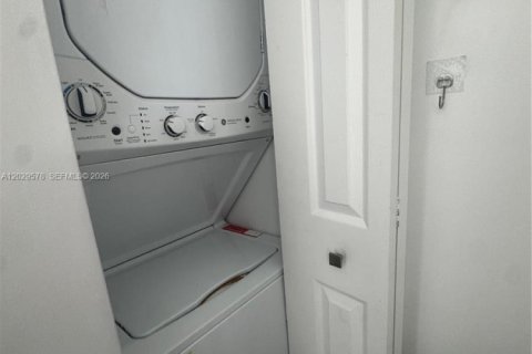 Condominio en venta en Miami, Florida, 1 dormitorio, 65.03 m2 № 2145783 - foto 13