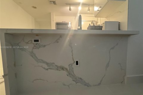 Condominio en venta en Miami, Florida, 1 dormitorio, 65.03 m2 № 2145783 - foto 10