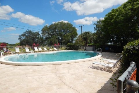 Condo in Lake Wales, Florida, 2 bedrooms № 2166328 - photo 9