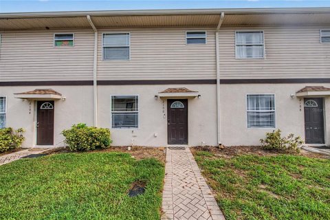 Adosado en venta en Tampa, Florida, 3 dormitorios, 158.86 m2 № 2258746 - foto 3