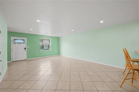 Adosado en venta en Tampa, Florida, 3 dormitorios, 158.86 m2 № 2258746 - foto 5