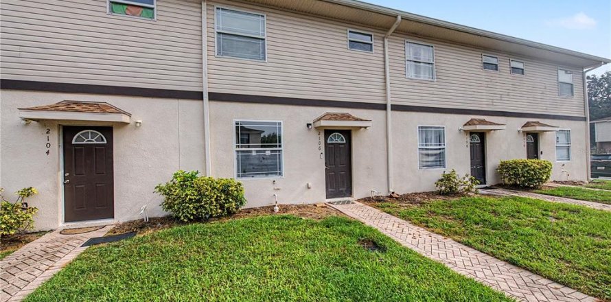 Adosado en Tampa, Florida 3 dormitorios, 158.86 m2 № 2258746