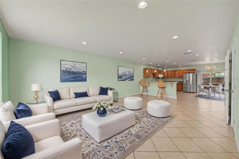 Adosado en venta en Tampa, Florida, 3 dormitorios, 158.86 m2 № 2258746 - foto 4
