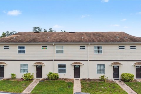 Adosado en venta en Tampa, Florida, 3 dormitorios, 158.86 m2 № 2258746 - foto 2