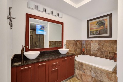 Condo in Fort Lauderdale, Florida, 3 bedrooms  № 2189780 - photo 22