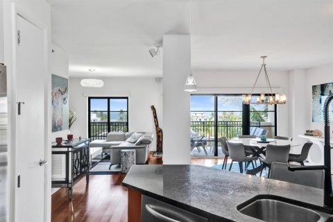 Condo in Fort Lauderdale, Florida, 3 bedrooms  № 2189780 - photo 12