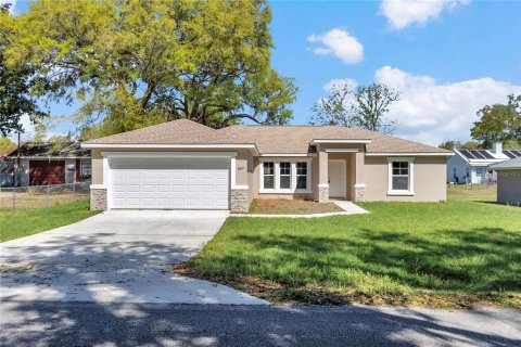 House in Summerfield, Florida 3 bedrooms, 156.91 sq.m. № 2098459