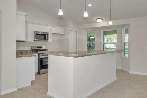 House in Summerfield, Florida 3 bedrooms, 156.91 sq.m. № 2098459 - photo 12