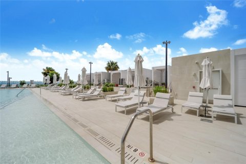 Condo in Miami, Florida, 1 bedroom  № 1875321 - photo 25