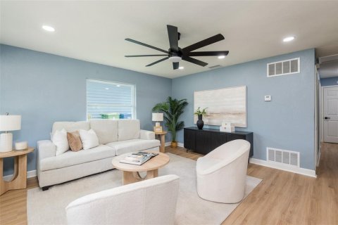 Villa ou maison à vendre à Tampa, Floride: 4 chambres, 139.35 m2 № 2231479 - photo 5