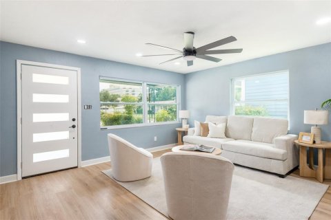 Villa ou maison à vendre à Tampa, Floride: 4 chambres, 139.35 m2 № 2231479 - photo 4