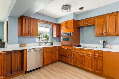 Villa ou maison à vendre à Tampa, Floride: 4 chambres, 139.35 m2 № 2231479 - photo 7