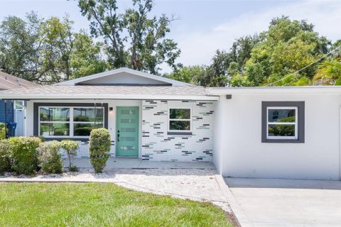 Villa ou maison à vendre à Tampa, Floride: 4 chambres, 139.35 m2 № 2231479 - photo 2