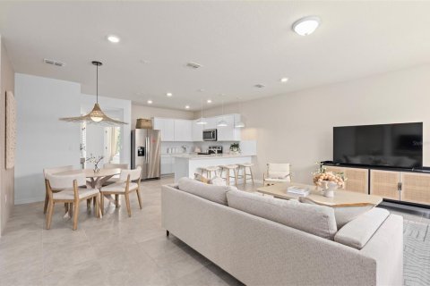 Townhouse in Orlando, Florida 4 bedrooms, 171.59 sq.m. № 1736964 - photo 14