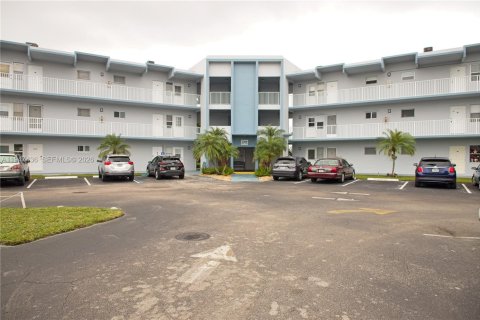 Copropriété à vendre à Hollywood, Floride: 1 chambre, 65.31 m2 № 2152944 - photo 19
