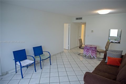 Copropriété à vendre à Hollywood, Floride: 1 chambre, 65.31 m2 № 2152944 - photo 6