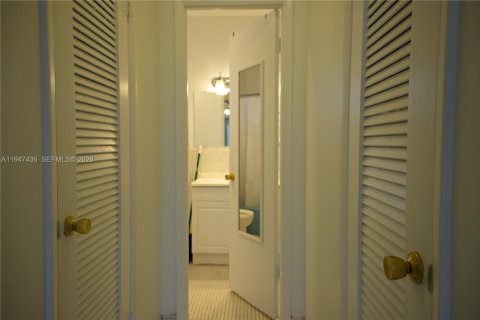 Copropriété à vendre à Hollywood, Floride: 1 chambre, 65.31 m2 № 2152944 - photo 10