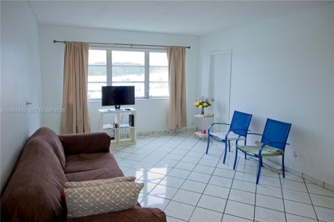 Copropriété à vendre à Hollywood, Floride: 1 chambre, 65.31 m2 № 2152944 - photo 5