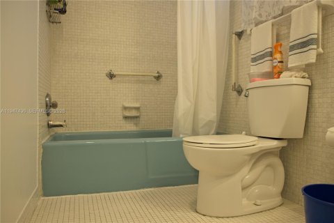 Copropriété à vendre à Hollywood, Floride: 1 chambre, 65.31 m2 № 2152944 - photo 14