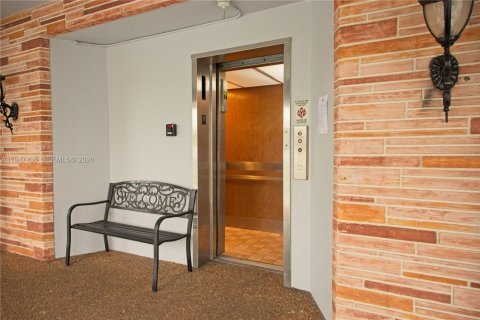 Copropriété à vendre à Hollywood, Floride: 1 chambre, 65.31 m2 № 2152944 - photo 18