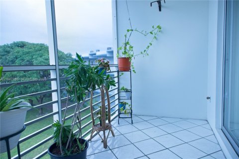 Copropriété à vendre à Hollywood, Floride: 1 chambre, 65.31 m2 № 2152944 - photo 12