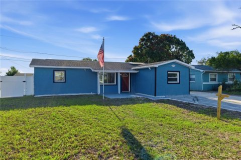 House in Largo, Florida 4 bedrooms, 146.97 sq.m. № 2220087 - photo 28