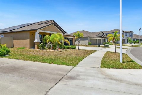 House in Wimauma, Florida 4 bedrooms, 237.55 sq.m. № 1658331 - photo 2