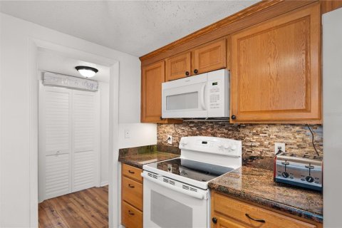 House in Venice, Florida 2 bedrooms, 115.48 sq.m. № 2347893 - photo 12