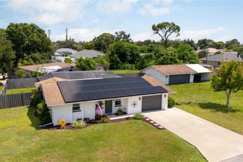 House in Venice, Florida 2 bedrooms, 115.48 sq.m. № 2347893