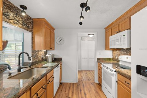 House in Venice, Florida 2 bedrooms, 115.48 sq.m. № 2347893 - photo 11
